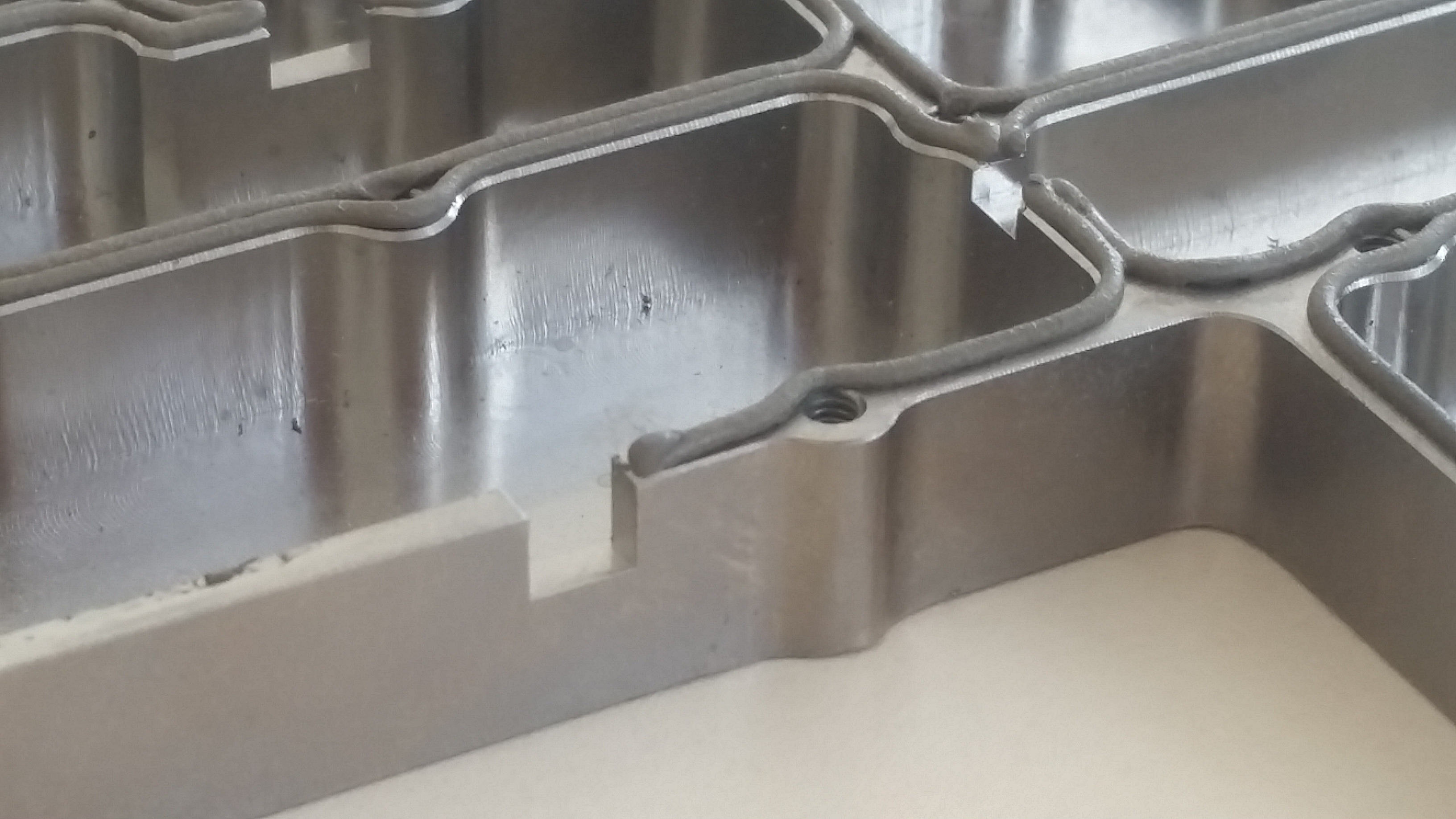 Automatic gasket dispensing / Form in Place COMPELMA